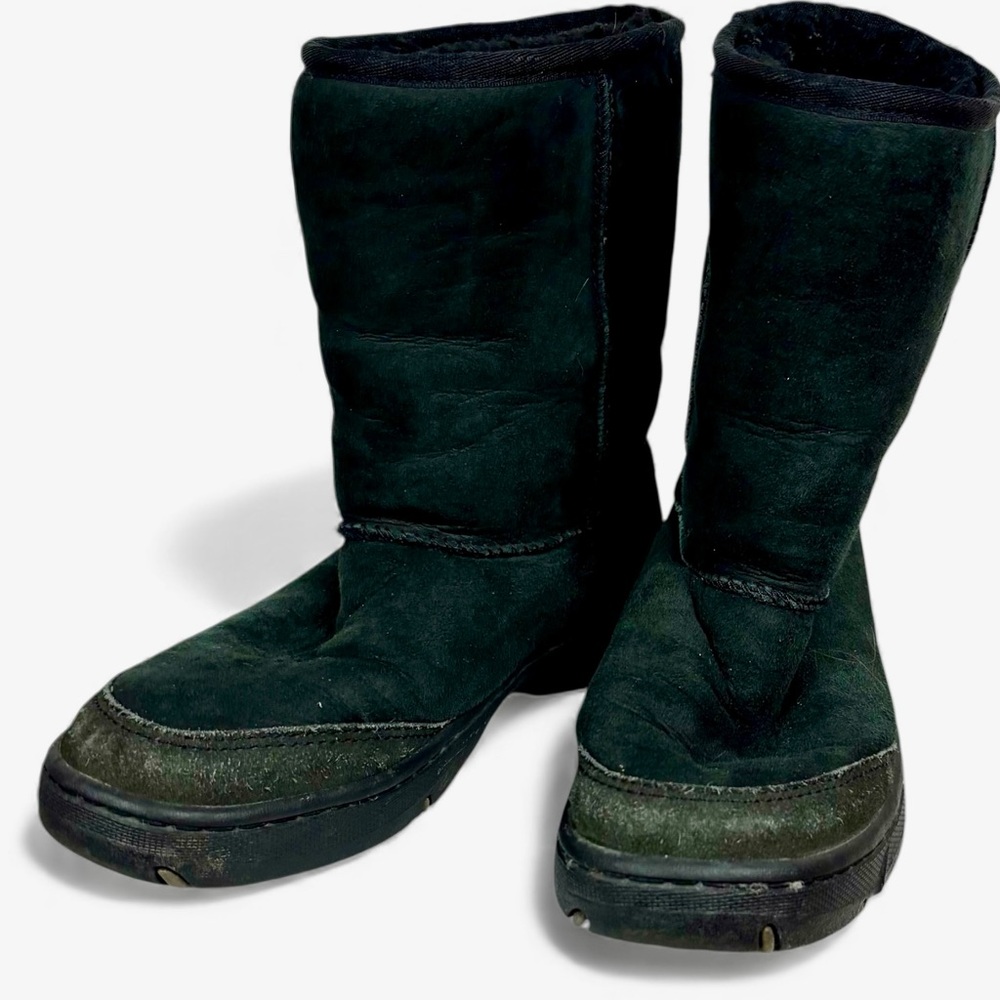 UGG Michaela Short Boots‎ – Women’s Size 7 – Dark Brown